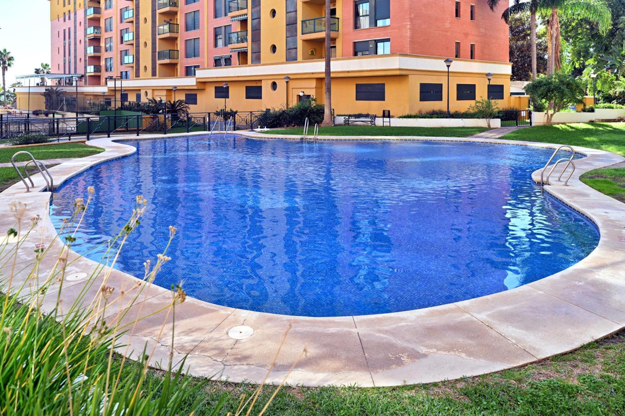 Love Rent4 Malaga Playa Del Bajondillo トレモリノス エクステリア 写真